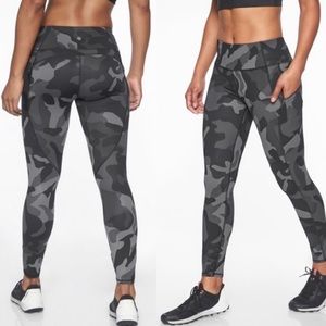 Athleta Camo Contender 7/8 Workout Leggings